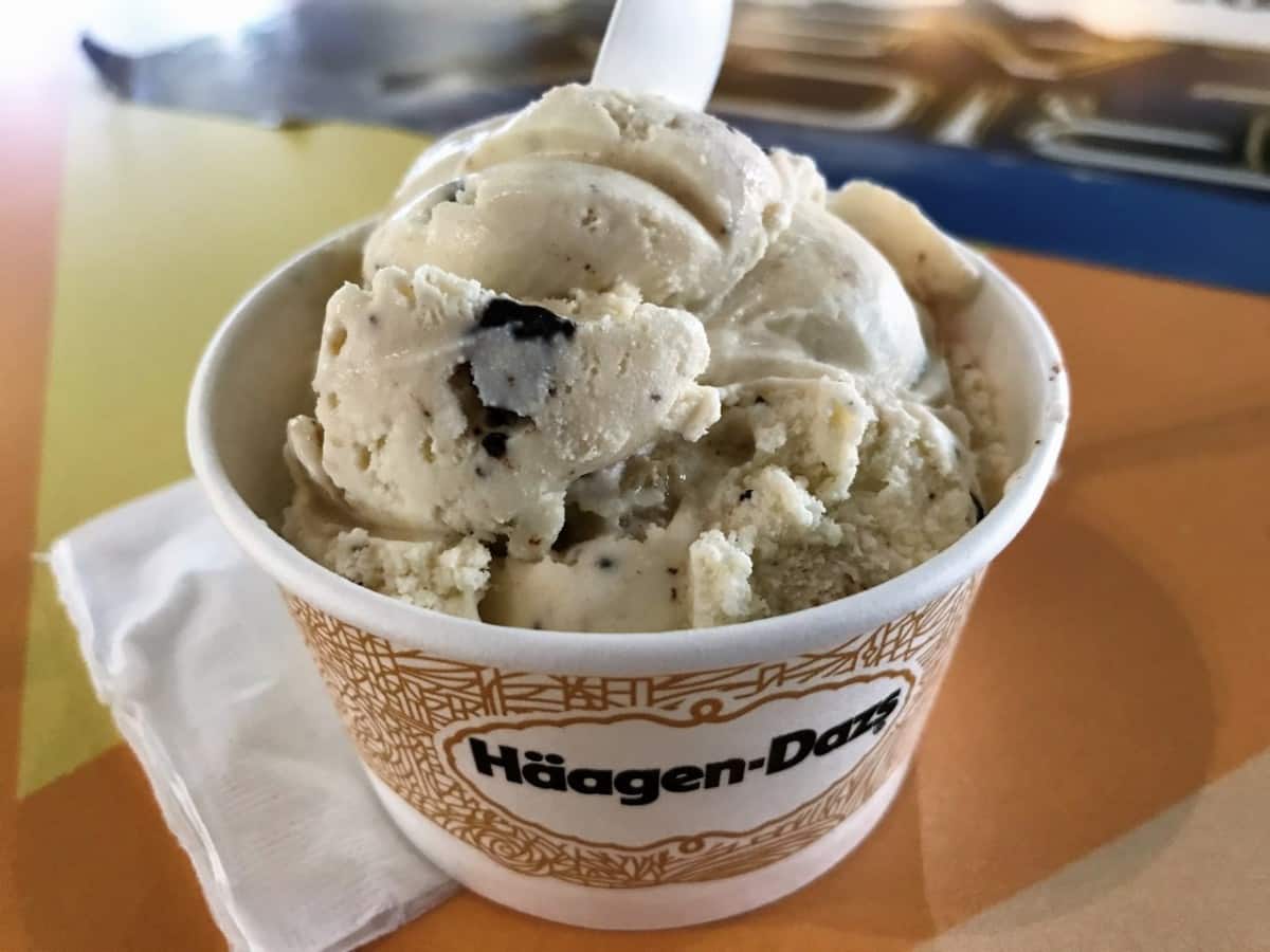 EXPATS WHAT THEY ALL DO WHEN LEAVING THE US, SHOP