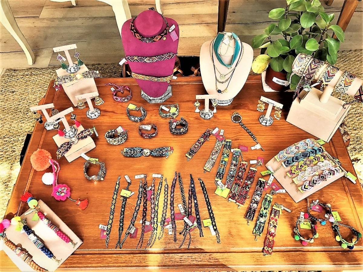 PLAYA DEL CARMEN SHOPPING ON THE FABULOUS 5TH AVENUE