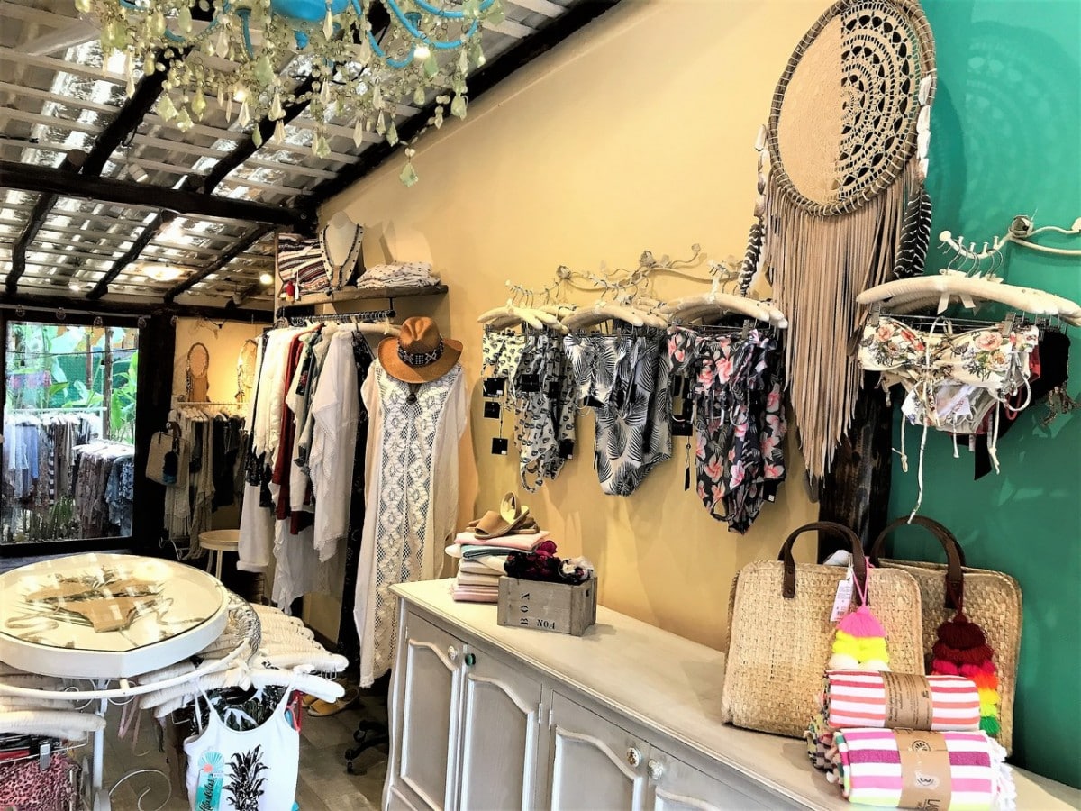 PLAYA DEL CARMEN SHOPPING ON THE FABULOUS 5TH AVENUE